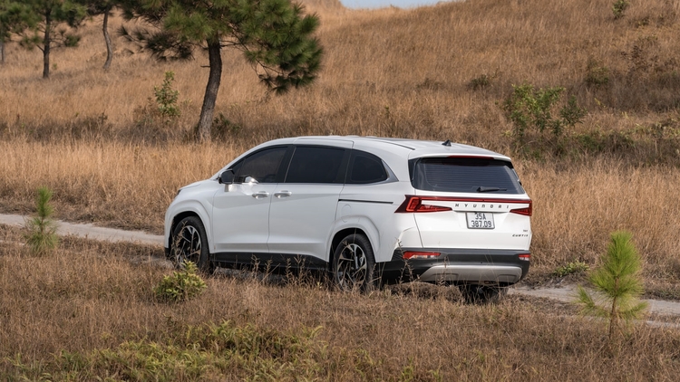 So công nghệ các mẫu MPV mới nhất tại thị trường Việt Nam: Hyundai Custin đang thắng thế