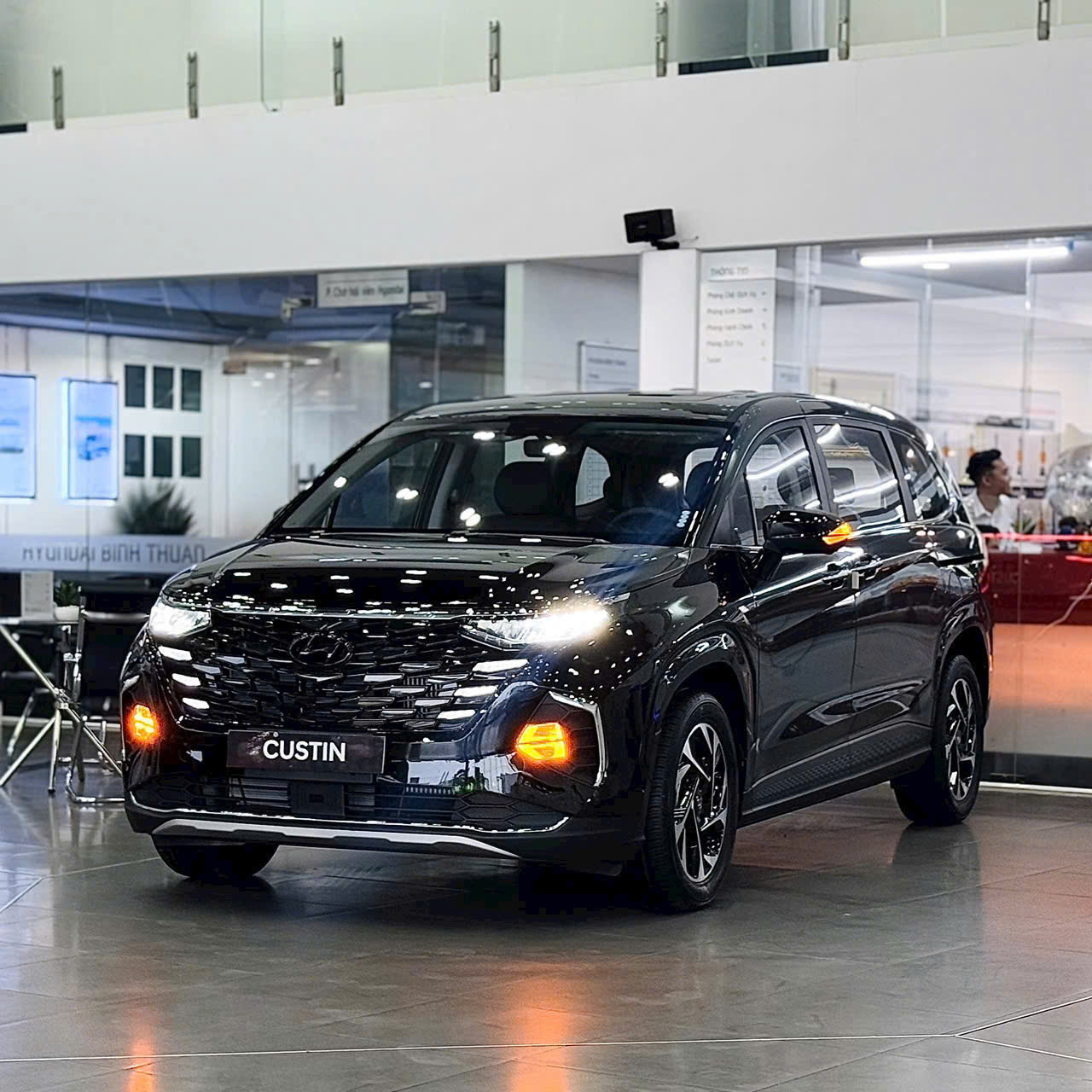 Hyundai Custin "Vượt Bão": Trải Nghiệm Lái An Toàn & Êm Ái Khi Trời Mưa Lớn, Đường Xấu 2 Hyundai Custin