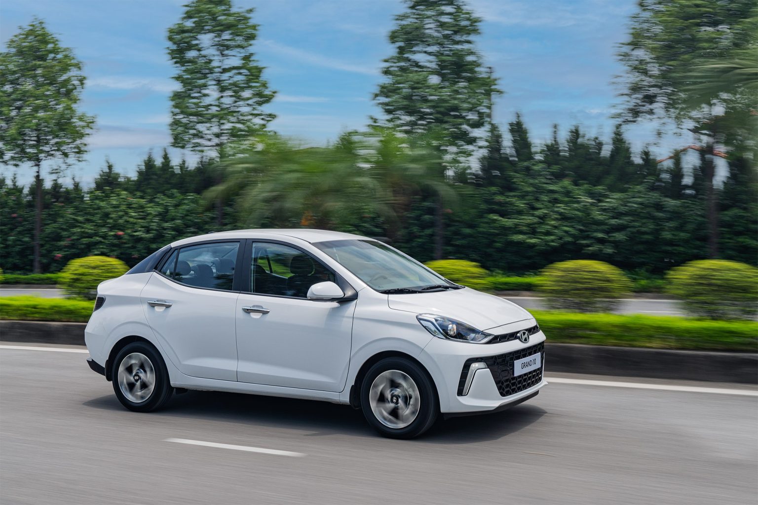 New Grand i10 Sedan 2 1536x1024 1