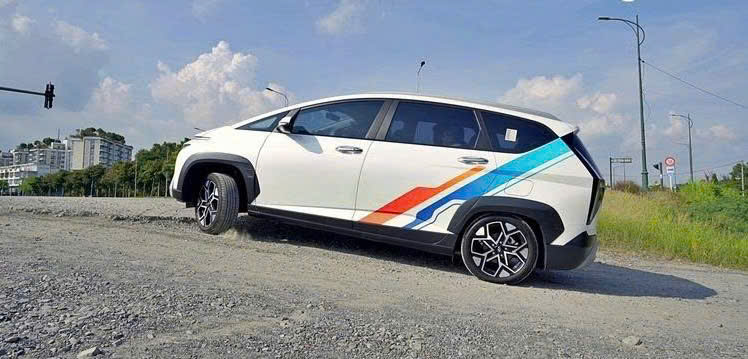 Hyundai Stargazer X: Thử thách chở 7 người, leo dốc và vượt xe – Có làm khó được? 4 Hyundai Stargazer X