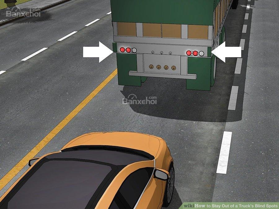  Mẹo lái ô tô giúp 'sống chung' với điểm mù của xe tải