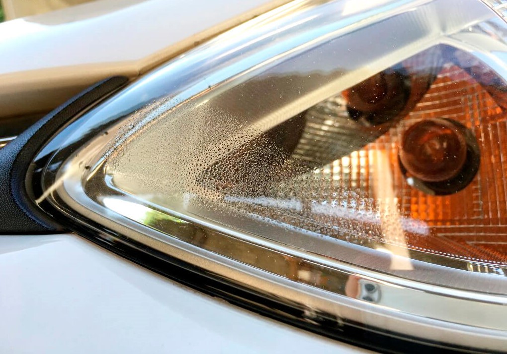 Nguyên nhân và cách khắc phục đèn xe bị hấp hơi nước